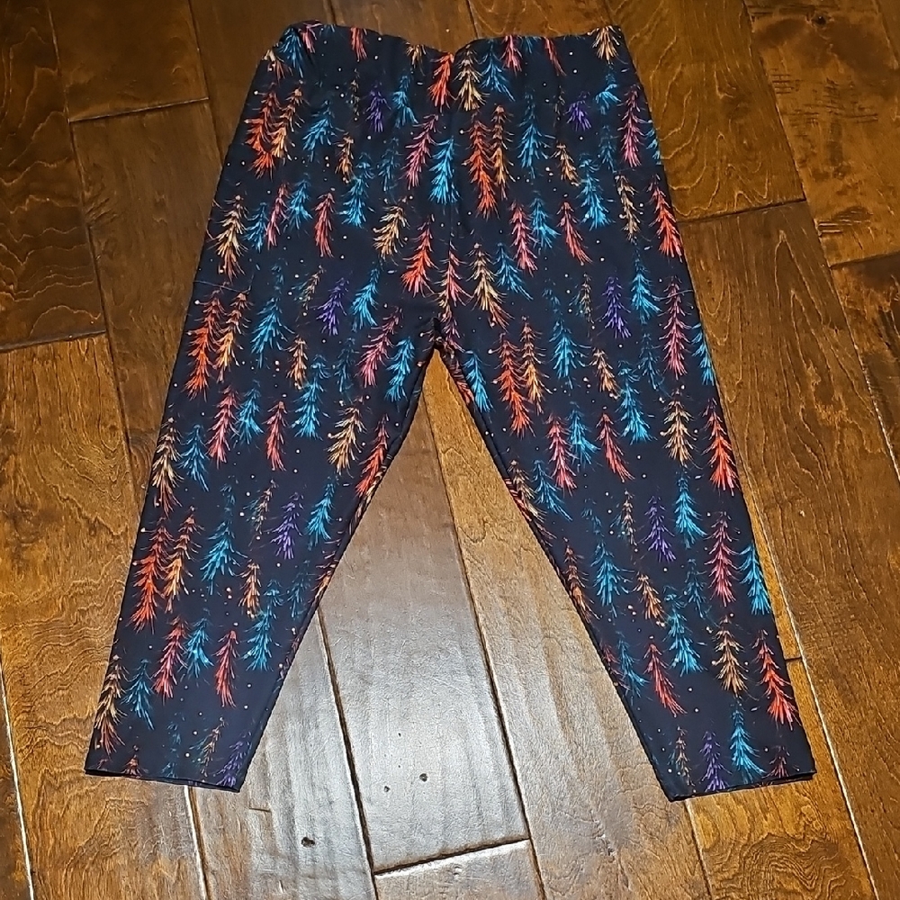 Women's TC2 Christmas Tree Capri Leggings NWOT